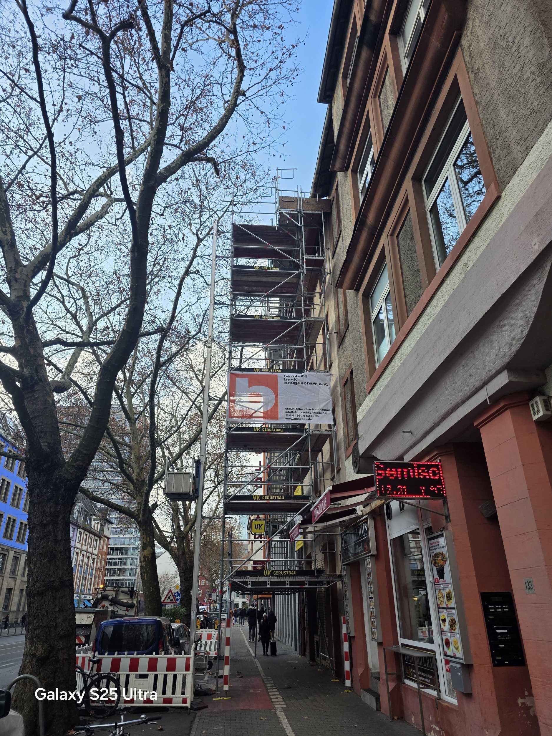 Bankbau-Schwalbach-Baugeschaeft Baufirma - Aufstockung Wohngebäude Frankfurt am Main, Hanauer Landstraße